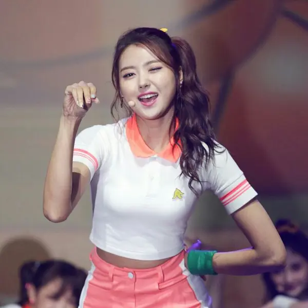 Gambar galeri Nayoung