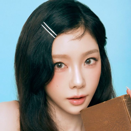 Taeyeon gallery image