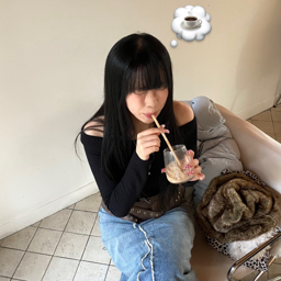 Yella.E gallery image