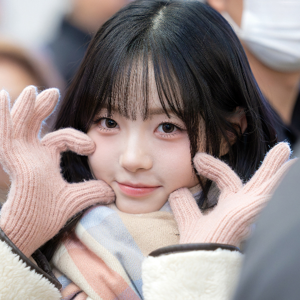 Kim ChaeWon gallery image