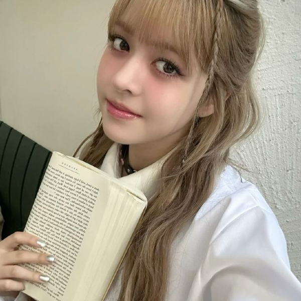 Lily gallery image