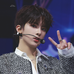 Ling Qi gallery image