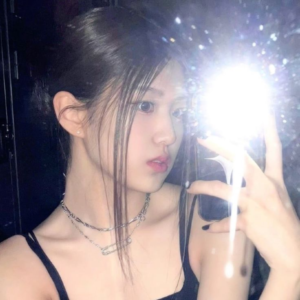 Gambar galeri Yoon Jiyoon