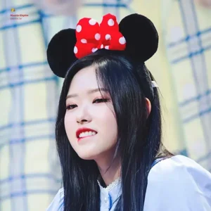 Olivia Hye gallery image