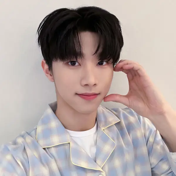 Hyunwoo gallery image