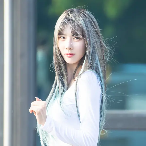 Yoohyeon gallery image