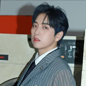 Lee Junghwan gallery image