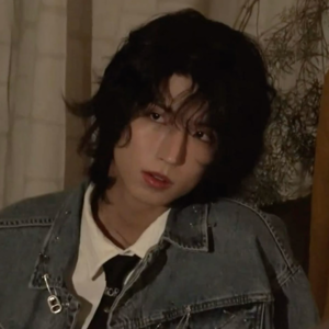 Jun Han gallery image