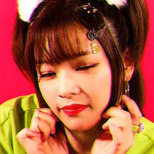 Jeongyeon gif