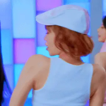 Chaewon gif