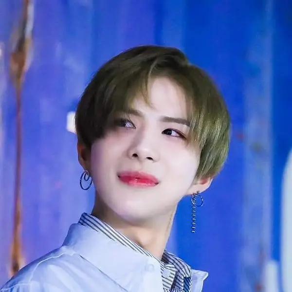 Seyoon gallery image