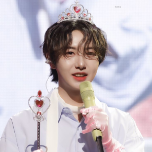 Renjun gallery image