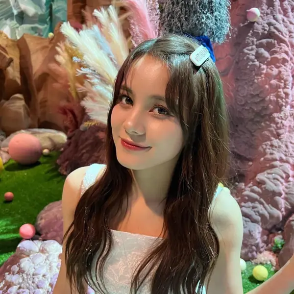 Nina gallery image