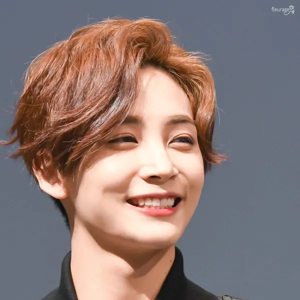 Jeonghan gallery image