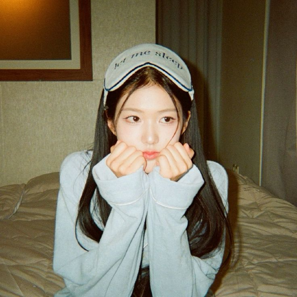 Gambar galeri Yoon Jiyoon