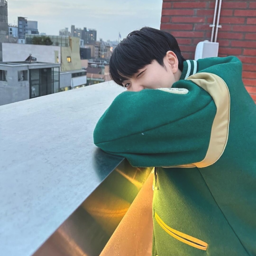 Kim Wooseok gallery image