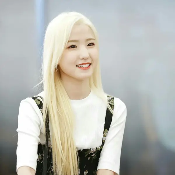 Hitomi gallery image