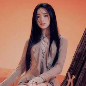 Elisia gallery image