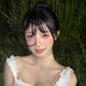 Kim ChaeWon gallery image