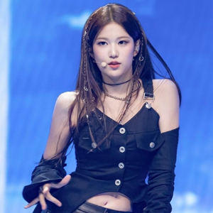 Yoon Jiyoon 1