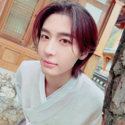 Leehan gallery image