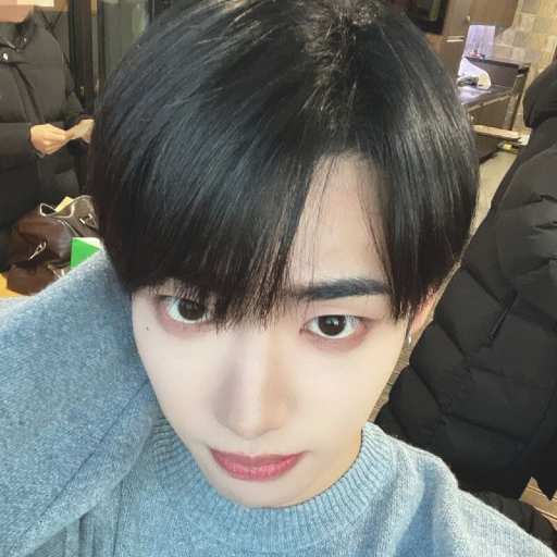 Kang Minseo galerijafbeelding
