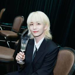 Jeonghan gallery image