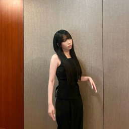 Yella.E gallery image