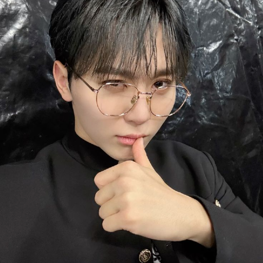 Seungkwan gallery image