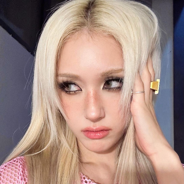 Jeon Somi 3