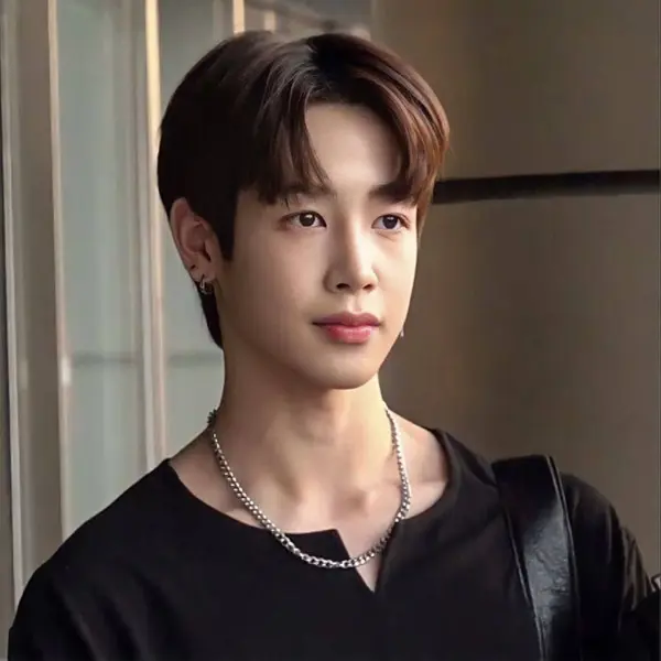 Hunter gallery image