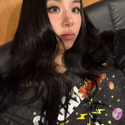 Chaeyoung gallery image