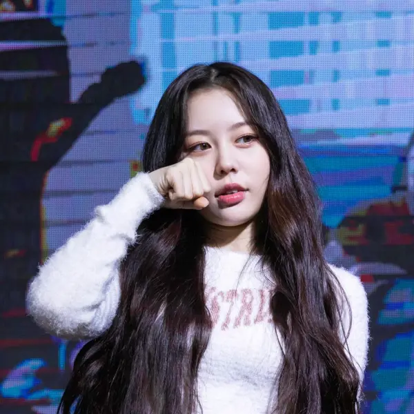 Jeong HyeRin gallery image