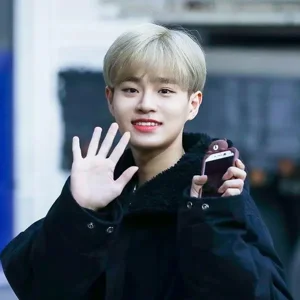 Daehwi gallery image
