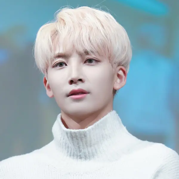 Jeonghan gallery image
