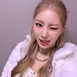 Wooah(우아) gallery image