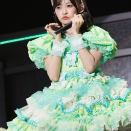 Kana Itakura gallery image