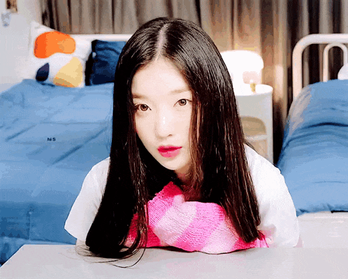 Kim YooYeon gif