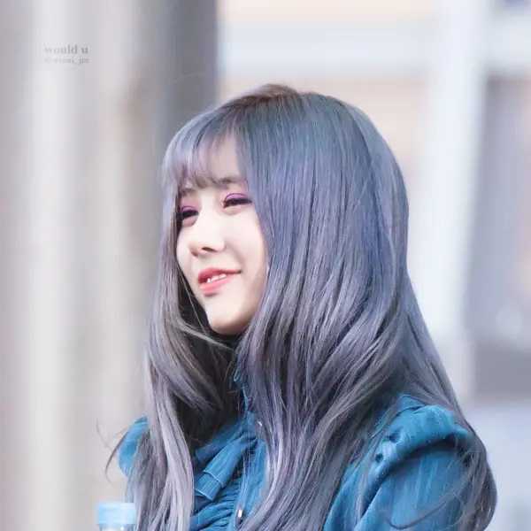 Yoohyeon gallery image