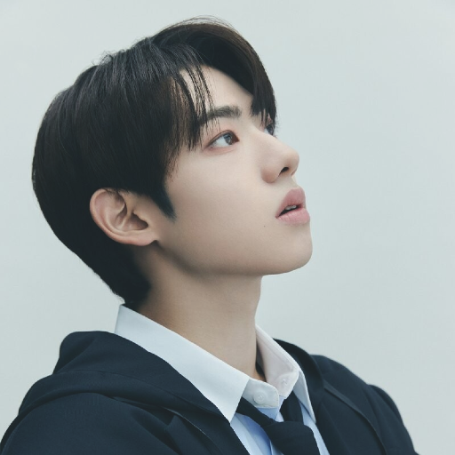 Kang Minseo galerijafbeelding