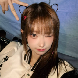 Magenta gallery image