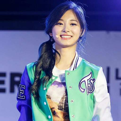 Tzuyu gallery image