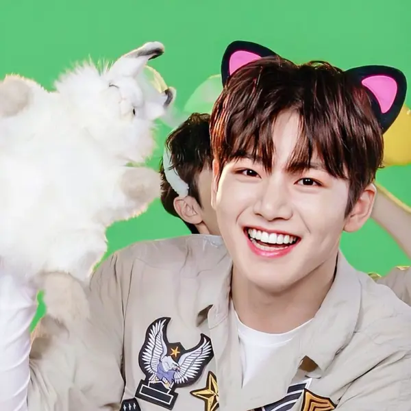 Kim Junkyu gallery image