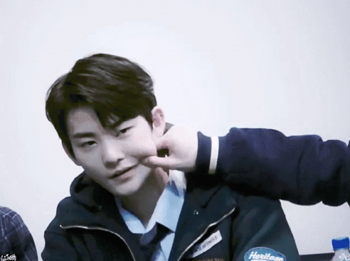 Hwall gif