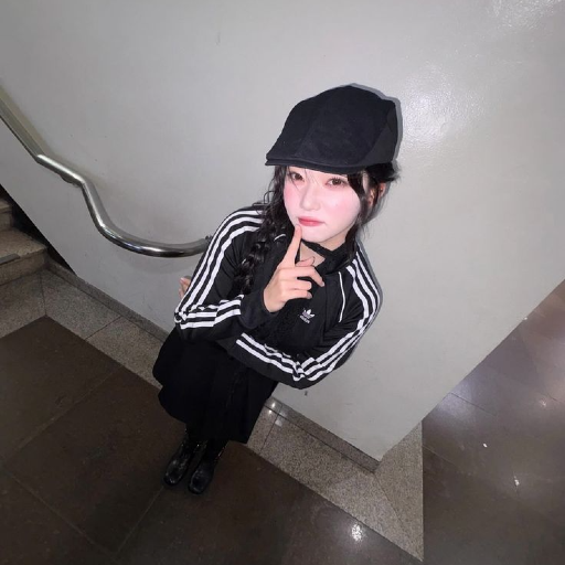 Tsuki gallery image