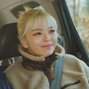 Jeongyeon gallery image