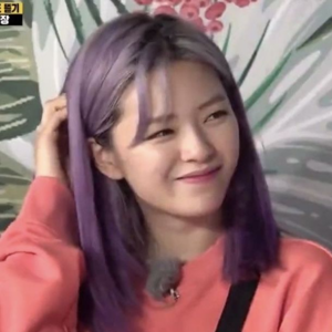 Jeongyeon gallery image