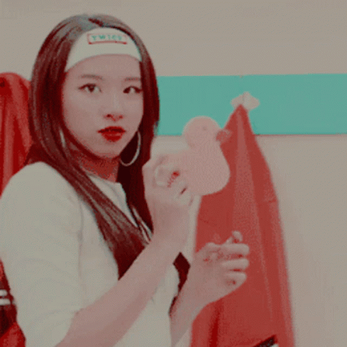 Chaeyoung gif