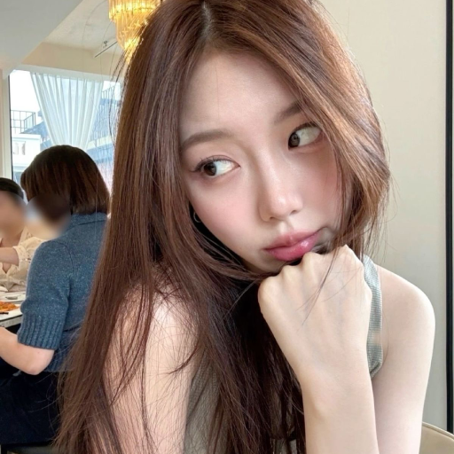 YunSeo gallery image