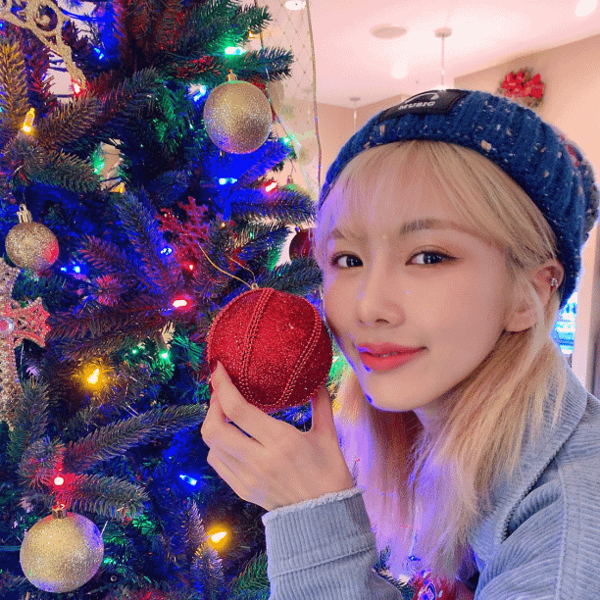 Yoohyeon gallery image